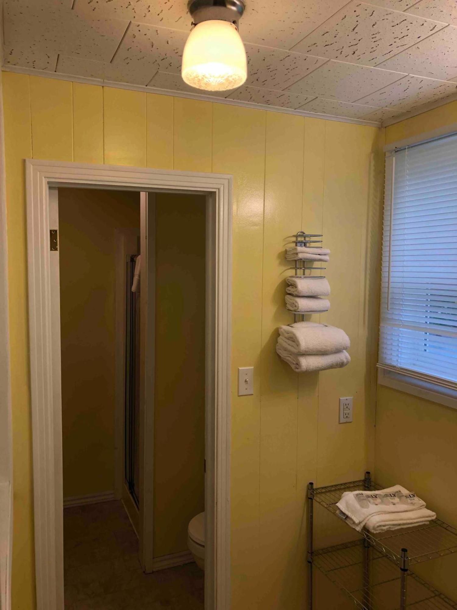 Lakelawn B&B And Motel ヤーマス エクステリア 写真