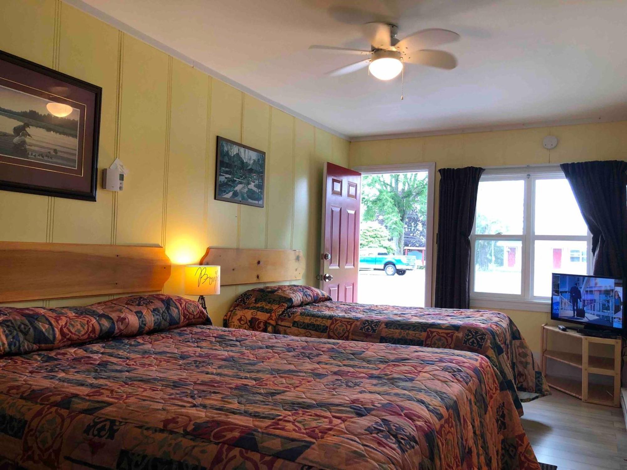 Lakelawn B&B And Motel ヤーマス エクステリア 写真